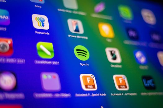 Vergelijking van apps als alternatief voor Spotify voor gebruikers in Cuijk die muziek, podcasts en live-entertainment volgen